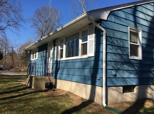 115 E Pattagansett Rd, Niantic, CT 06357