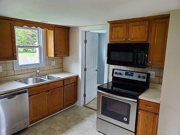 5th image of 4470 Myrtle Ave