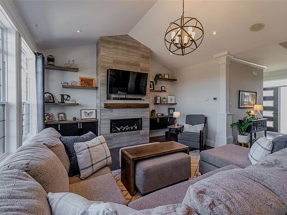 4th image of 8 Mt Sylvester Place