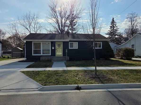 735 Elmwood Dr, Fenton, MI 48430