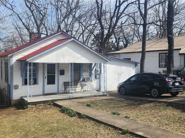 1003 N Maple St, Harrison, AR 72601