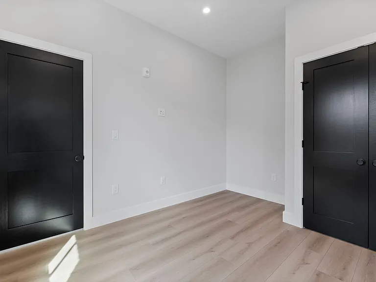 198 Albion St #302 — Photo 7