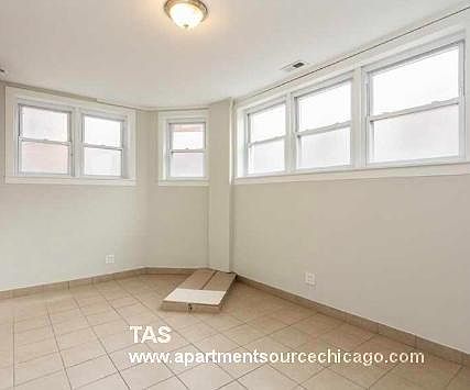 5th image of 1210 E Hyde Park Blvd