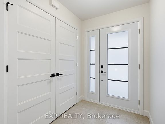 2nd image of 136 Elizabeth St
