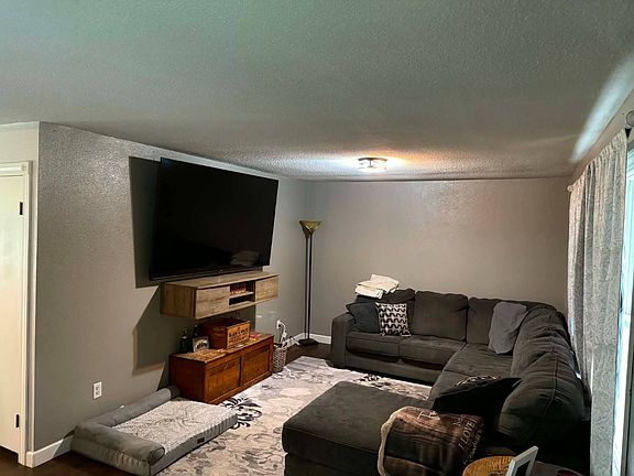 2nd image of 408 Pool Dr