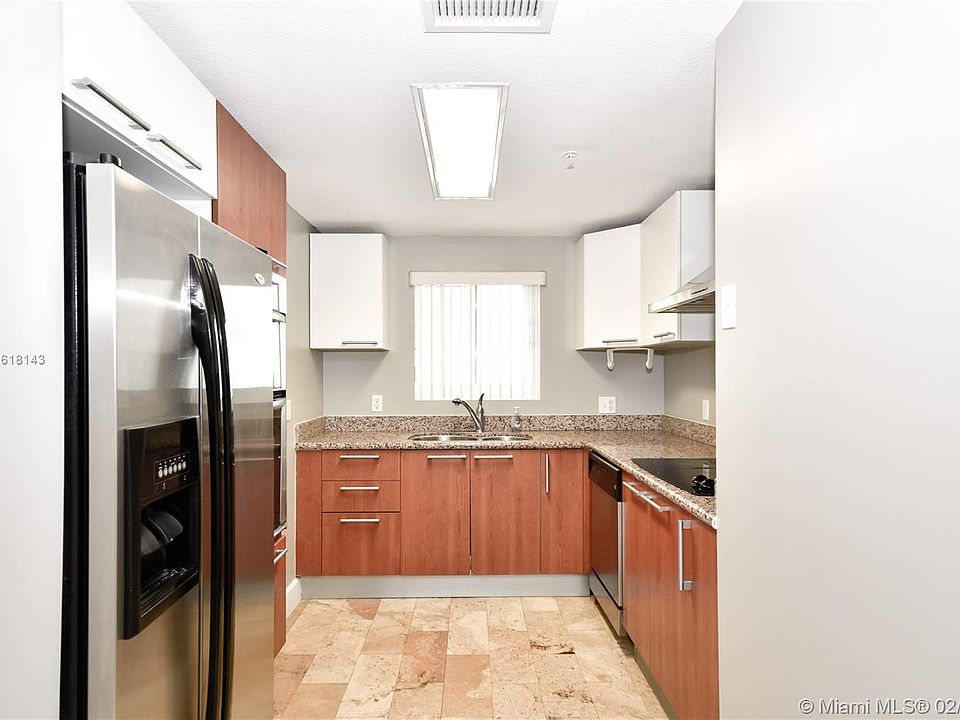 1st image of 170 SE 14th St #D2