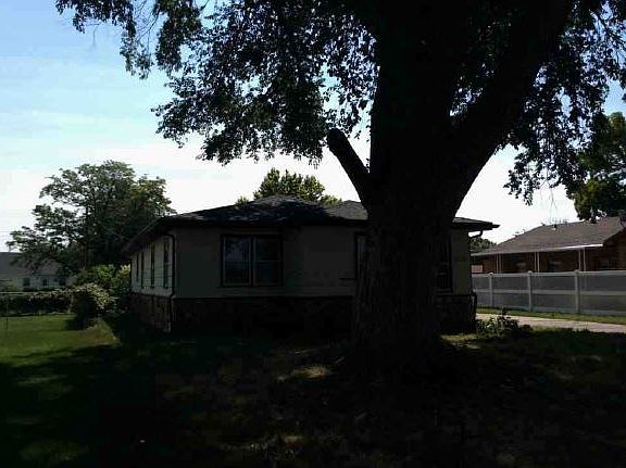 3rd image of 105 N Buffalo Bill Ave
