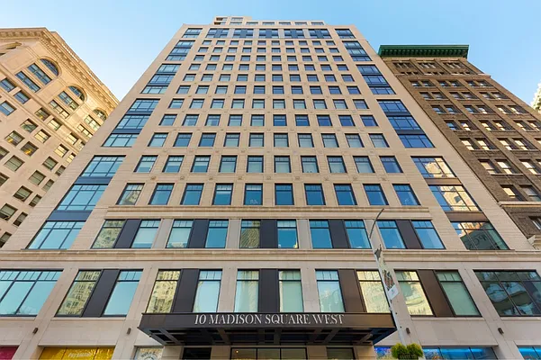 Sold by Douglas Elliman | media 21