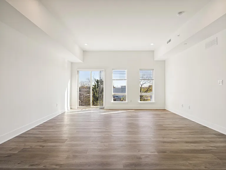 1420 Point Breeze Avenue — Photo 35