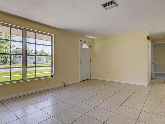 5th image of 8555 Cristobal Ave