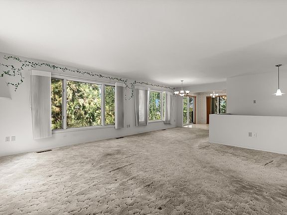 5th image of 904 Simons Dr