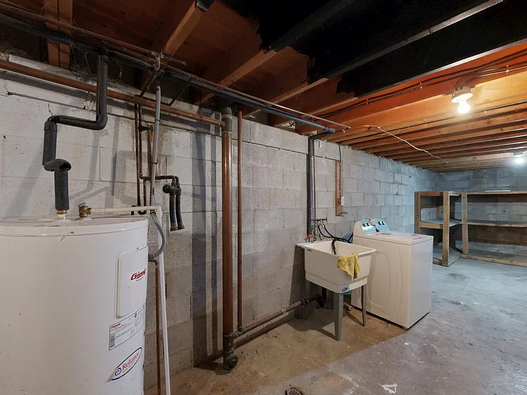 144 Arbour Glen Cres #1 — Photo 23