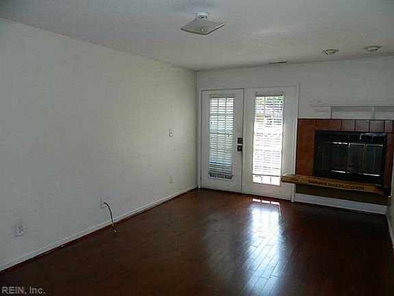 5th image of 1020 Saint Andrews Way APT C