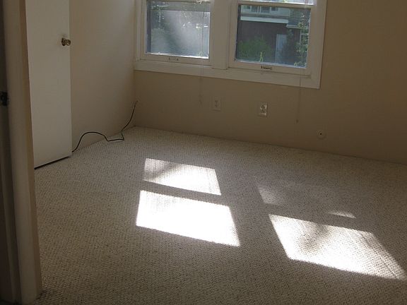 4th image of 2177 Lawndale Ave