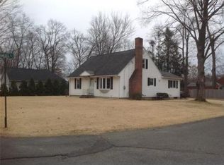 90 Woodside Dr, Agawam, MA 01001