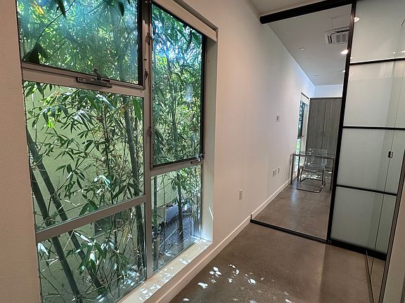 4th image of 12114 Idaho Ave Unit 0