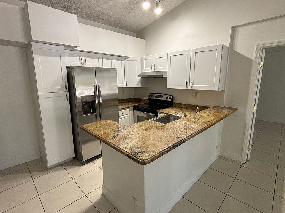 1st image of 811 Lyons Rd APT 20203