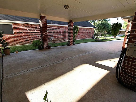 PLENTY OF ROOM FOR ALL YOUR CARS!