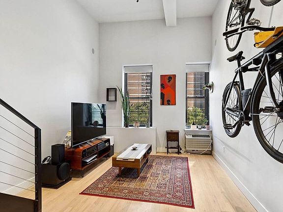 4th image of 324 Pearl St APT 5E