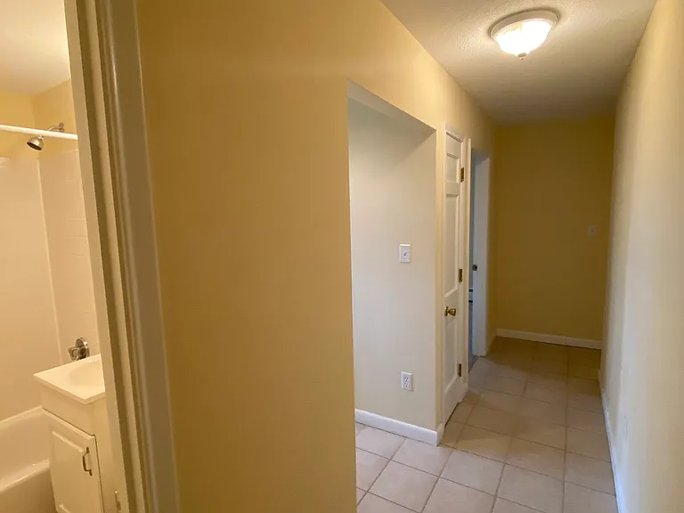 33 Chestnut St — Photo 14