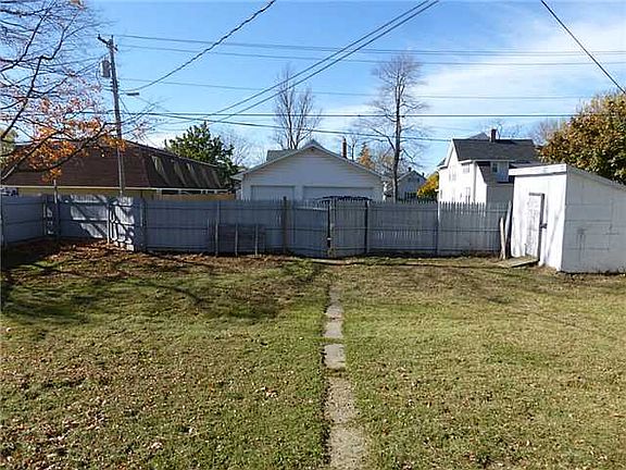 3rd image of 409 N Cherry St