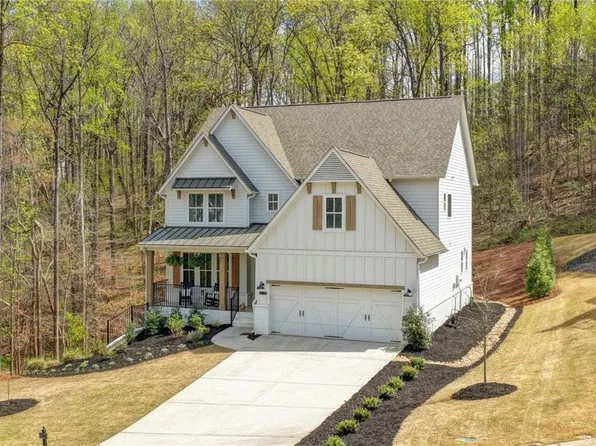 8125 Long Slope Dr, Gainesville, GA 30506