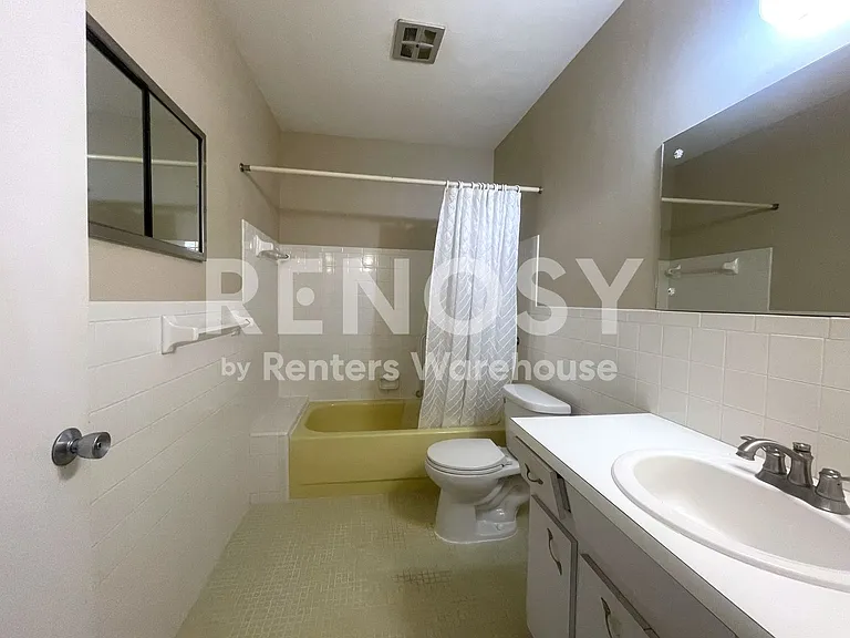 2402 Ecuadorian Way #28 — Photo 15