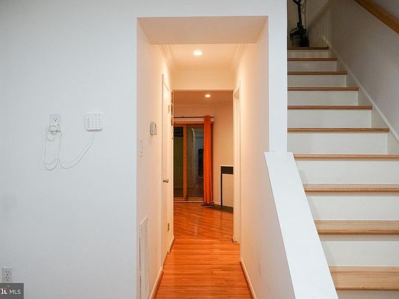 4th image of 9132 Lambskin Ln