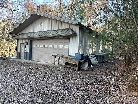 4th image of 232 Heavenly View Dr