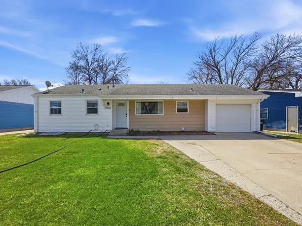 237 10 1/2 Ave W, West Fargo, ND 58078
