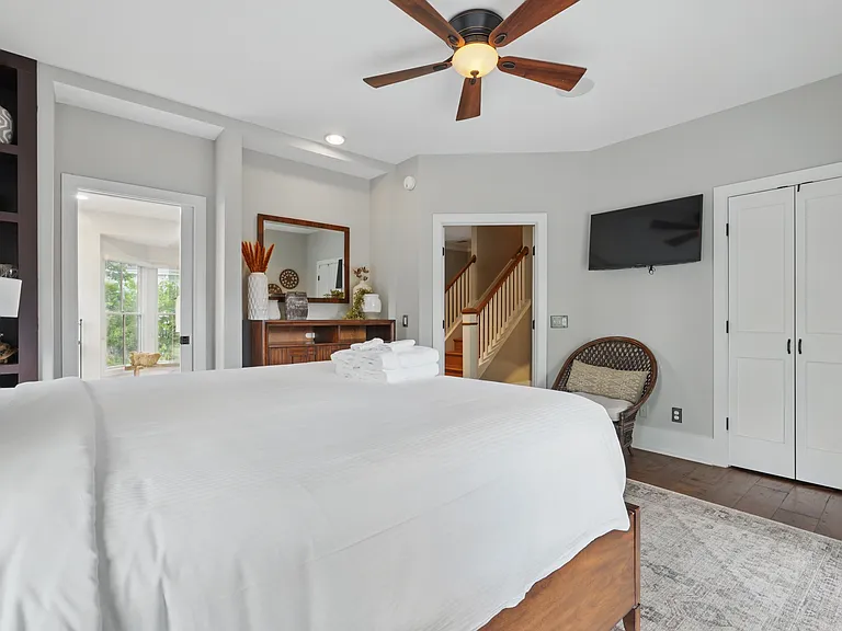 221 E Park Ave — Photo 32