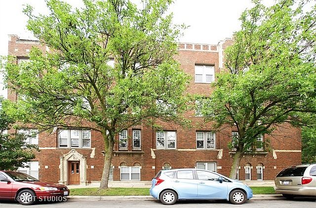 1st image of 2504 W Balmoral Ave #1B