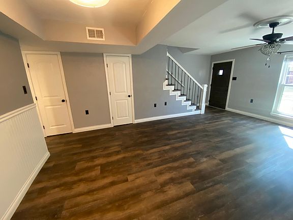 Living room / dining area