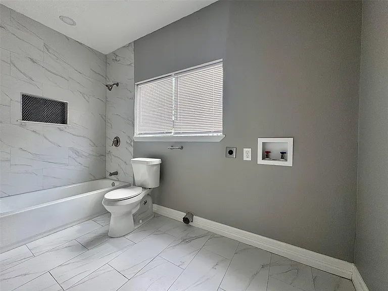 4106 Robertson St — Photo 10