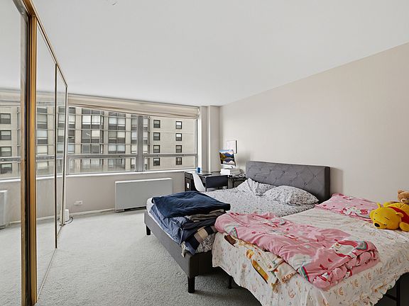 4th image of 5701 N Sheridan Rd APT 7E