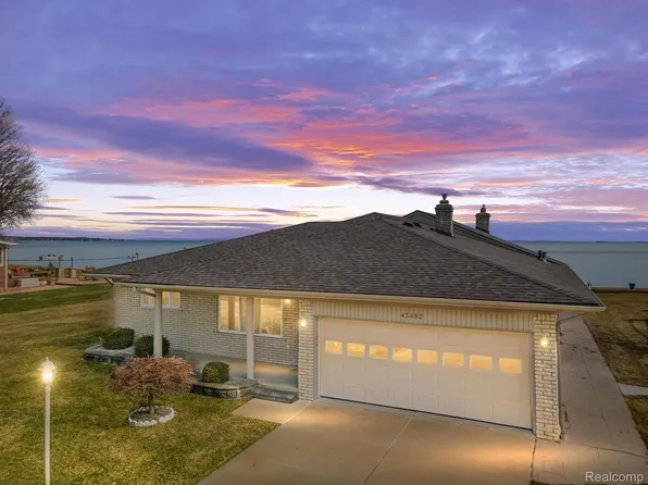 45482 Private Shore Dr, Chesterfield, MI 48047