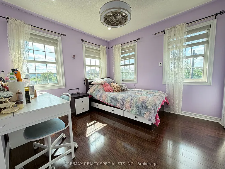 214 McCready Dr — Photo 36