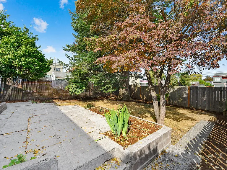 821 N Stafford St — Photo 17
