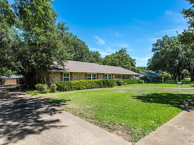 4225 Reaumur Dr — Photo 4
