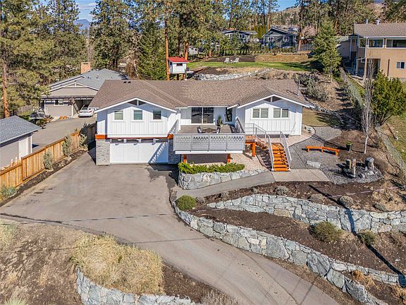 3rd image of 488 Sheila Cres