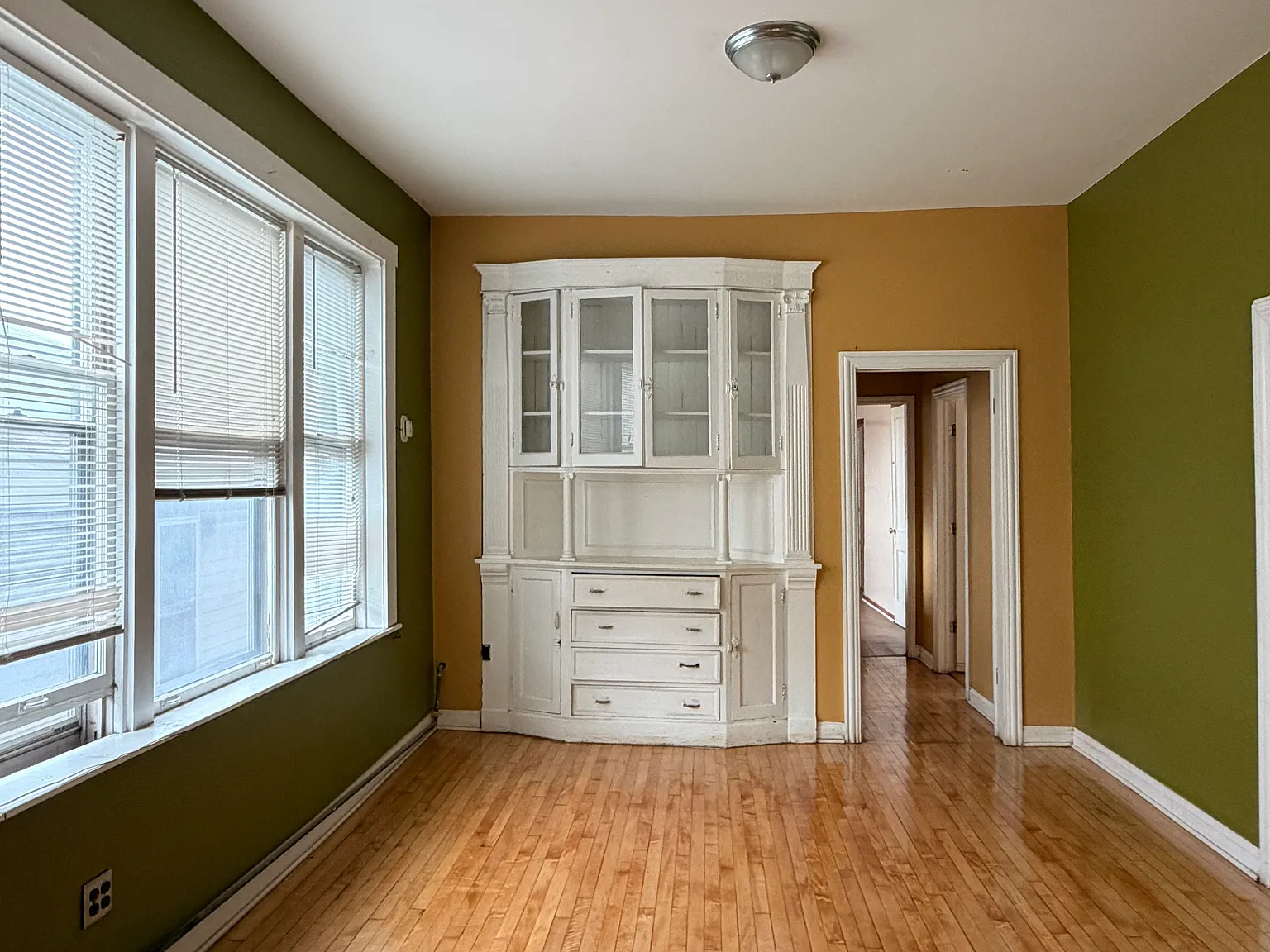 3 bed, 1000 sqft, $1,875 — Photo 3