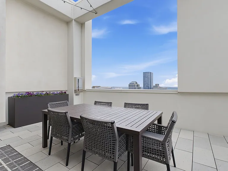 930 Commerce St #1608 — Photo 27