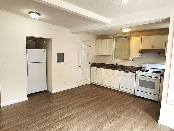 4th image of 1645 Irving St #B