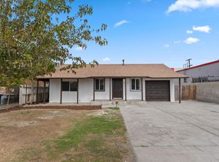3075 E Floradora Ave, Fresno, CA 93703