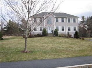 36 Heritage Rd, Dracut, MA 01826