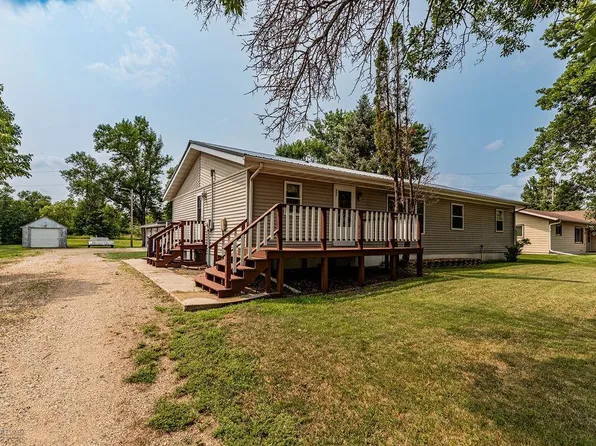 906 Rose St, Lisbon, ND 58054
