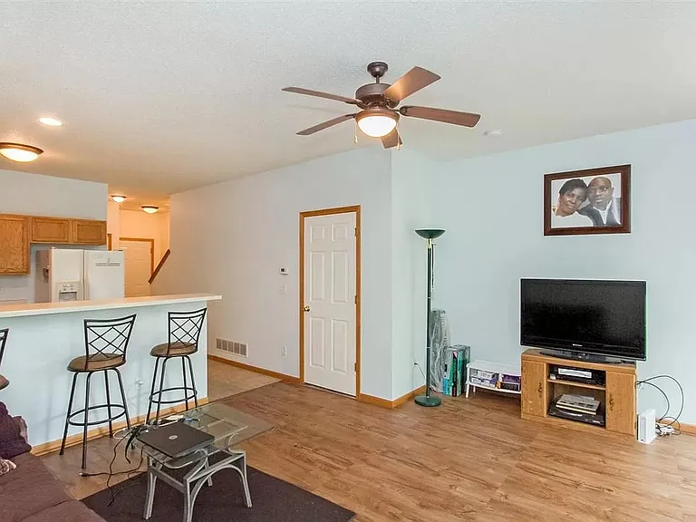 73 Primrose Ct — Photo 4