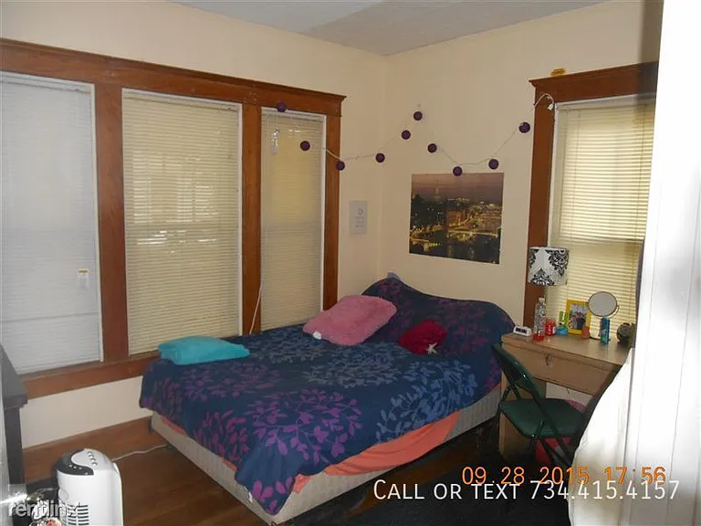 518 Lawrence St — Photo 12