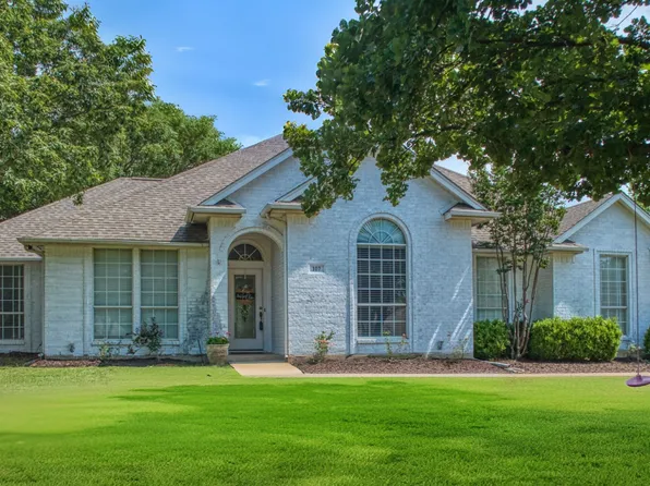 107 Suburban Dr, Ovilla, TX 75154
