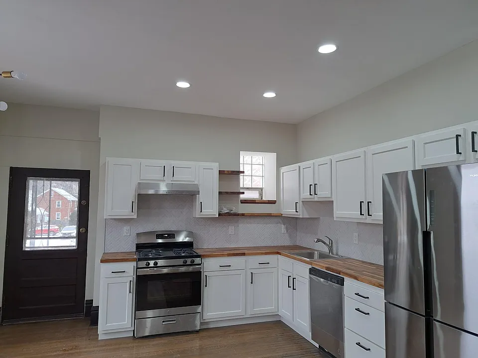 Newly remodeled kitchen and updated appliances